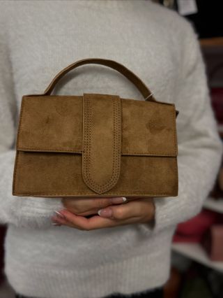 ✨ Co je letošní zimní trend? Semiš & nubuk – tichý luxus, který hřeje ✨ Tento podzim se nese ve znamení quiet luxury –...